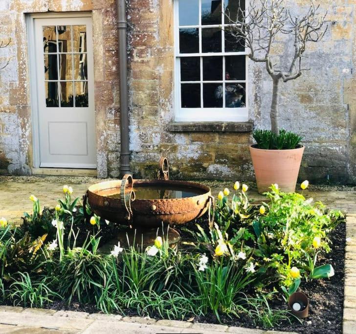 Escape To Ash House 18Th Century Manor In Somerset 마톡 외부 사진
