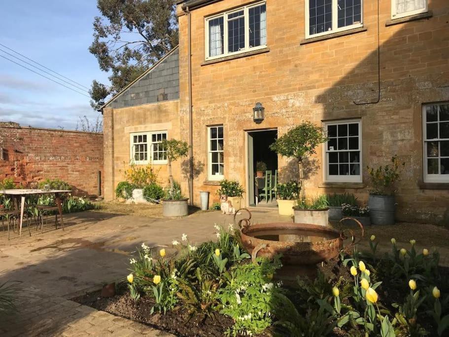 Escape To Ash House 18Th Century Manor In Somerset 마톡 외부 사진