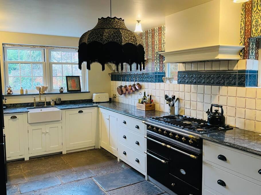 Escape To Ash House 18Th Century Manor In Somerset 마톡 외부 사진